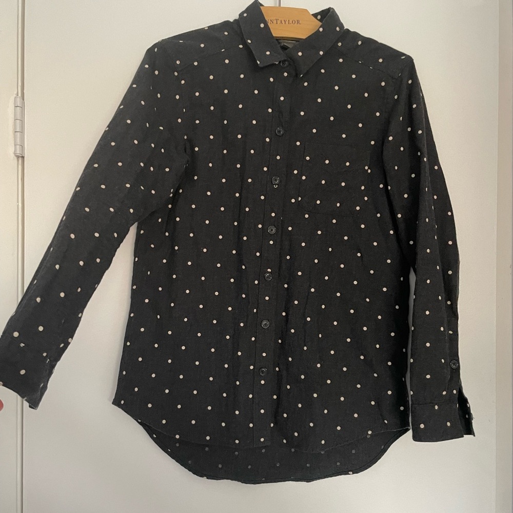 Eddie Bauer Long Sleeve Gray Polka Dot Button Up